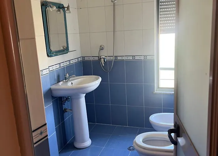 Lena's * Qerret (Tirana)